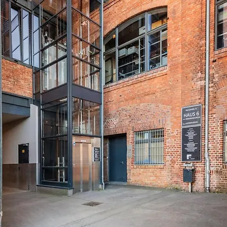 Loft & Artist In An Industrial Creative Hub شقة *