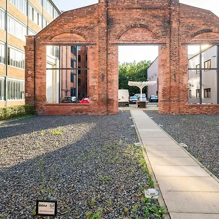 Loft & Artist In An Industrial Creative Hub شقة