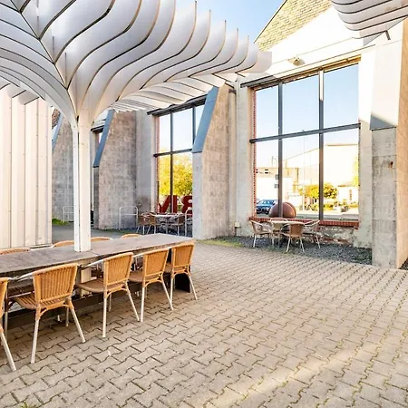 شقة Loft & Artist In An Industrial Creative Hub