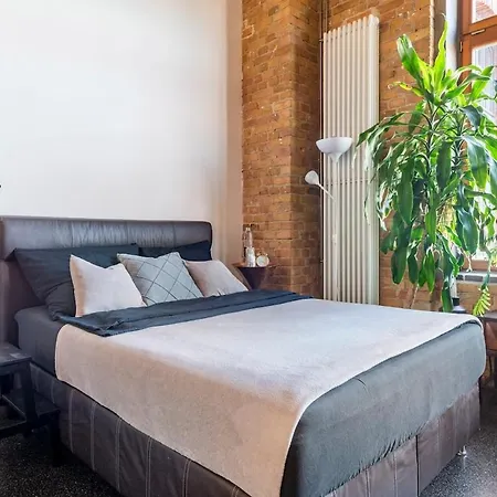 Loft & Artist In An Industrial Creative Hub شقة