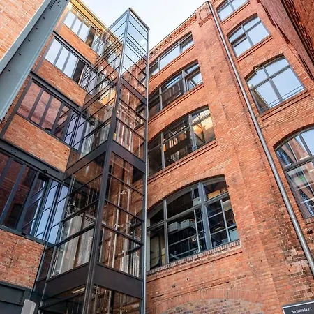 Loft & Artist In An Industrial Creative Hub شقة