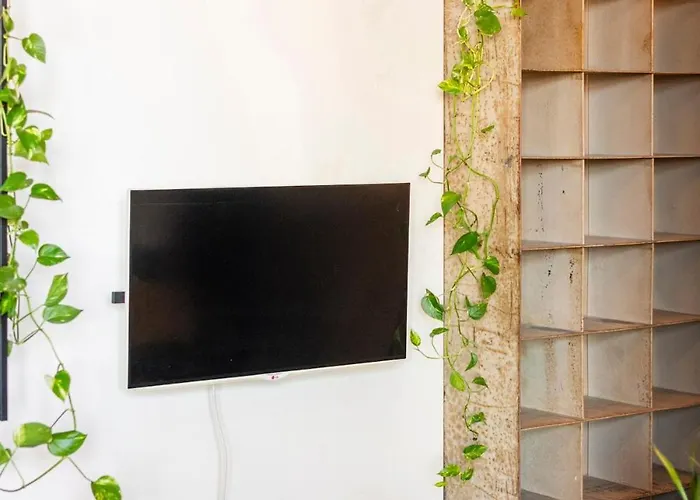 Loft & Artist In An Industrial Creative Hub 公寓 *