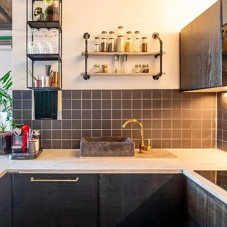 Apartamento Loft & Artist In An Industrial Creative Hub *