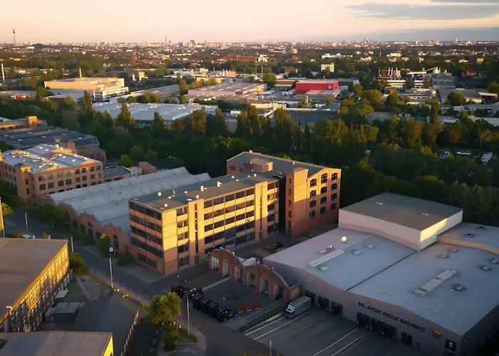 Apartment Loft & Artist In An Industrial Creative Hub Berlin