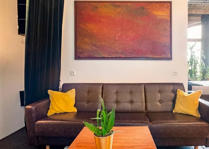 Apartment Loft & Artist In An Industrial Creative Hub Berlin