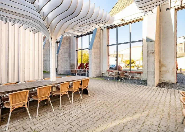 Apartment Loft & Artist In An Industrial Creative Hub