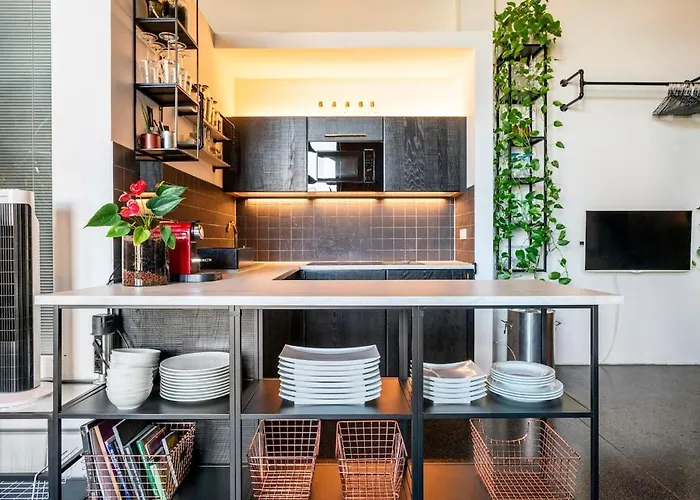 Apartment Loft & Artist In An Industrial Creative Hub Berlin