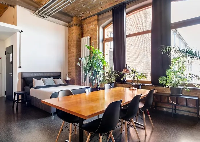 Loft & Artist In An Industrial Creative Hub